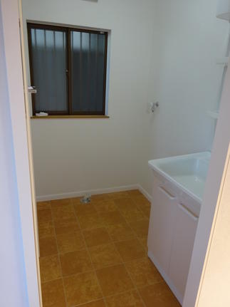 明るい洗面所に生まれ変わり