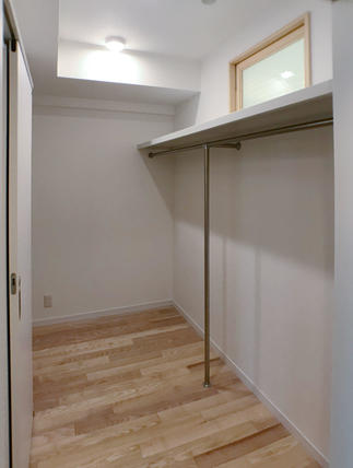 洗面室からも使えるWIC