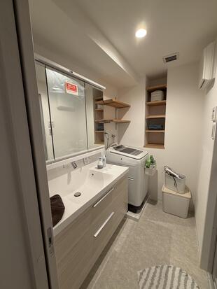 少しずつ必要な空間を分け合いました。