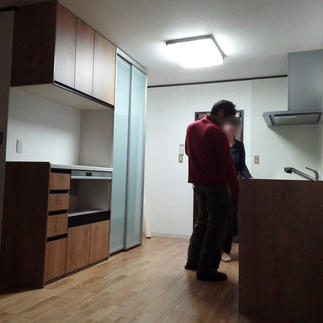 大容量の食器収納に、使いやすい家電収納