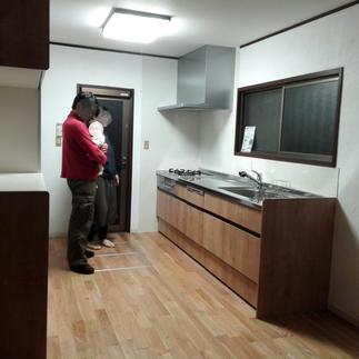 孤立したキッチンから　開放的なキッチンへ