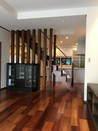 シックで落ち着いたリビング