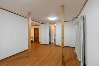 家族が集う、広々としたリビング