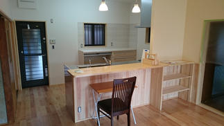 LDK（キッチンまわりの様子）