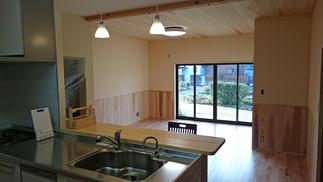 LDK（庭を望む）