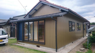 外壁（ガルバリウム鋼板）