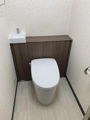 配置はそのまま、ここまで変わる。 ― トイレ工事（Jフィット）―