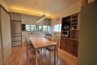 細かな部分までデザインされたダイニングキッチン