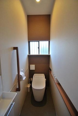 お手入れしやすいバリフリートイレ