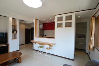 両方向から出入りできるキッチン！動線スムーズでストレスフリー♪