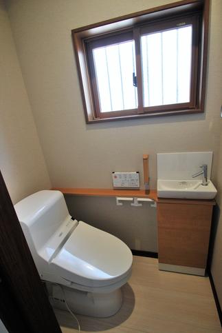 手洗器のあるトイレに