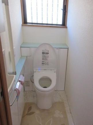 収納付のトイレへリフォーム