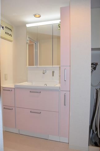 収納量たっぷりの洗面化粧台