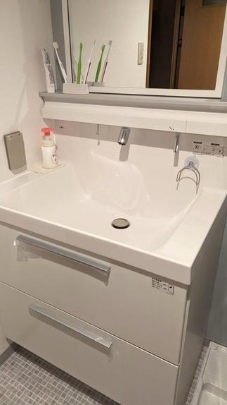 シンプルですっきりとした洗面空間