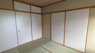 繊細な光沢感のある襖紙で明るい和室