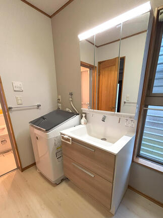 洗面化粧台・LIXILクレヴィで収納充実＆お手入れラクラク