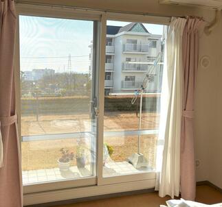 洋室：2枚引違い戸