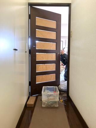 ～音と安心に配慮したリビングドア交換 ～