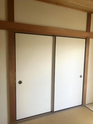 和室に馴染む、織物襖紙の戸襖