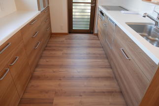 木目で揃えました