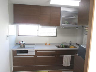 収納たっぷりのキッチン