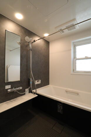 【つくば市】カラーコーディネイトされたスタイリッシュな空間に　バスルーム・洗面化粧室リフォーム