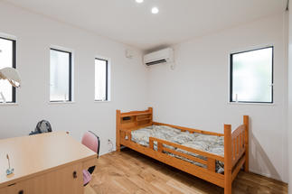 収納が充実しているので、モノが散らかりませんね。