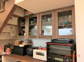 階段下食器棚もリニューアル