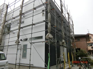 正面と南面の角度もまた格好良い仕上がりに！