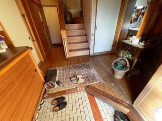 施工前　玄関ホール