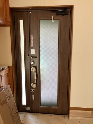 玄関ドア 中 施工後