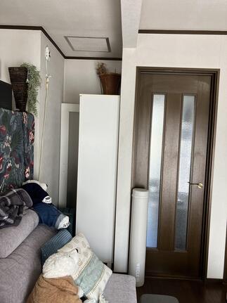 収納折戸取付け　施工前
