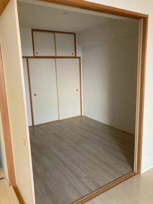 埼玉県八潮市K様邸マンション内装和室から洋室工事が完了しました。