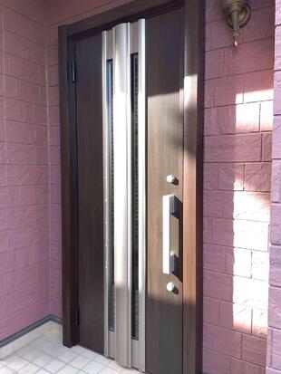 【三郷市 施工写真】Y様邸 玄関リフォーム LIXIL リシェントへの交換事例