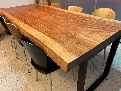 テーブル 岡村工務店.jpg