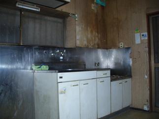 キッチン(改修前）