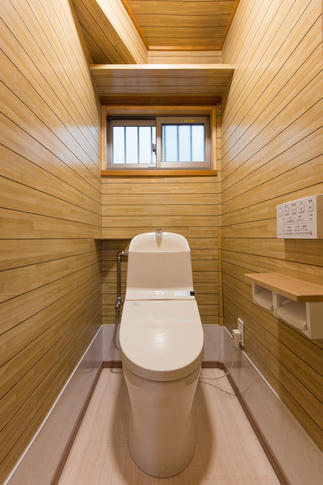 お掃除しやすい床材を選択。