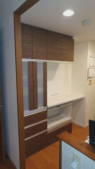 家具屋さんで購入した家具を　作り付けの家具に作り替えたました。地震の心配も軽減された作り付け家具工事です。