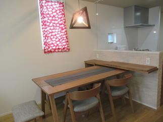 カウンターの設置とエコカラットの施工