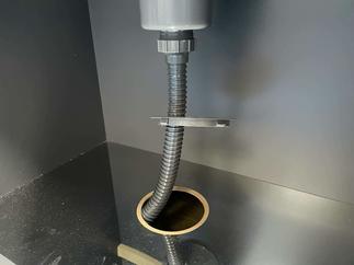 なんか臭う？ 排水管の下から上がってくる臭い対策！