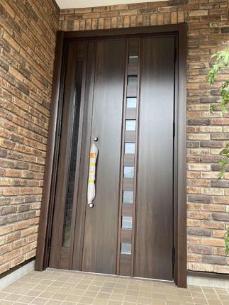 カバー工法で玄関も新しく！