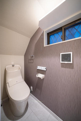 高級感あるトイレへ