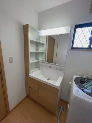 収納たっぷりな洗面化粧台