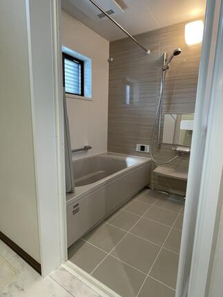 …家全体のトーンを繋いだこだわりのリラックス空間…