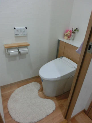 タンクレスでスッキリとしたトイレ