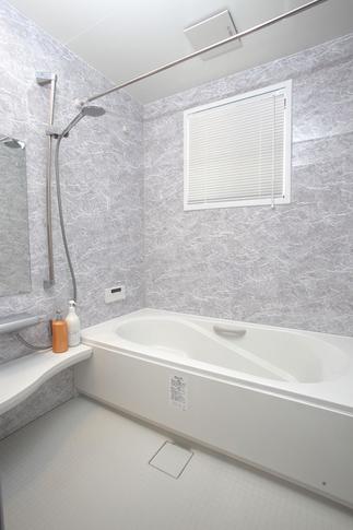 シンプルで使い勝手の良い浴室