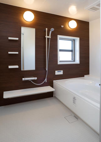 落ち着いた雰囲気のバスルーム