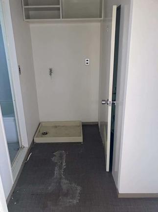 洗面化粧室　Before