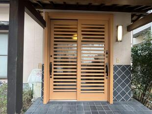 和の雰囲気とぬくもりを大切にした玄関リフォーム