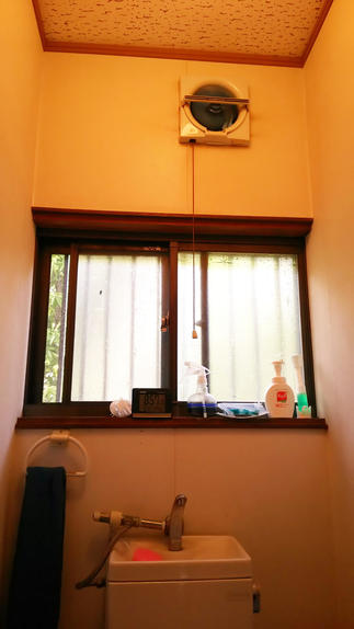 Before　壁紙・換気扇
